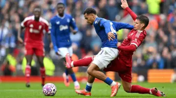 توقيت مباراة إيفرتون وليفربول في الدوري الإنجليزي 2025-2026 والقنوات الناقلة